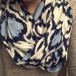 Infinity scarf